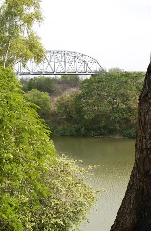 González